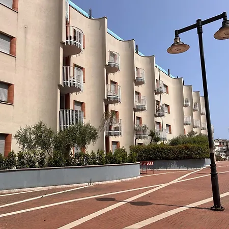Familysun Apartment Cattolica Porto - Il Lupo Affitta Appartamento